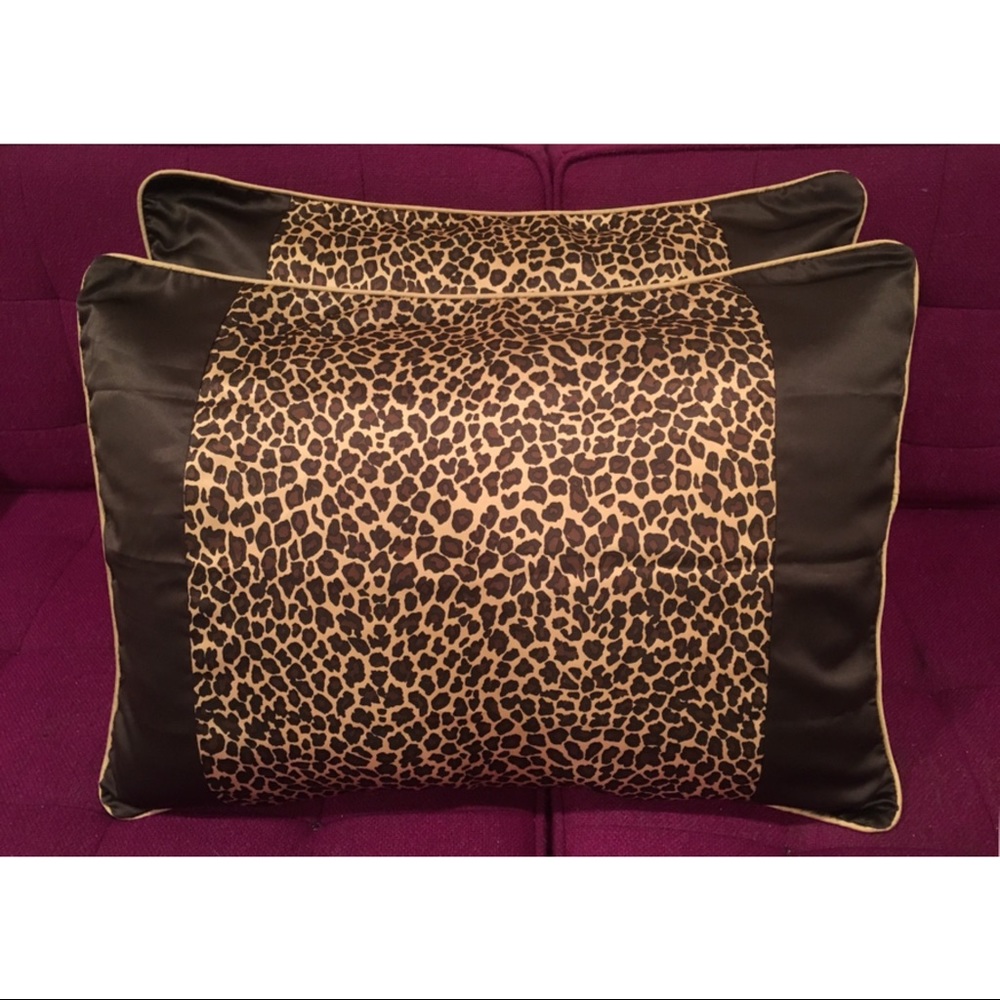 Set of 2 Queen Nicole Miller Pillow Cases Shams